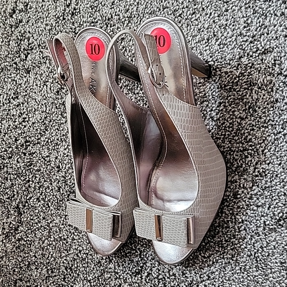 Anne Klein Heel, Size 10, Silver and Gray